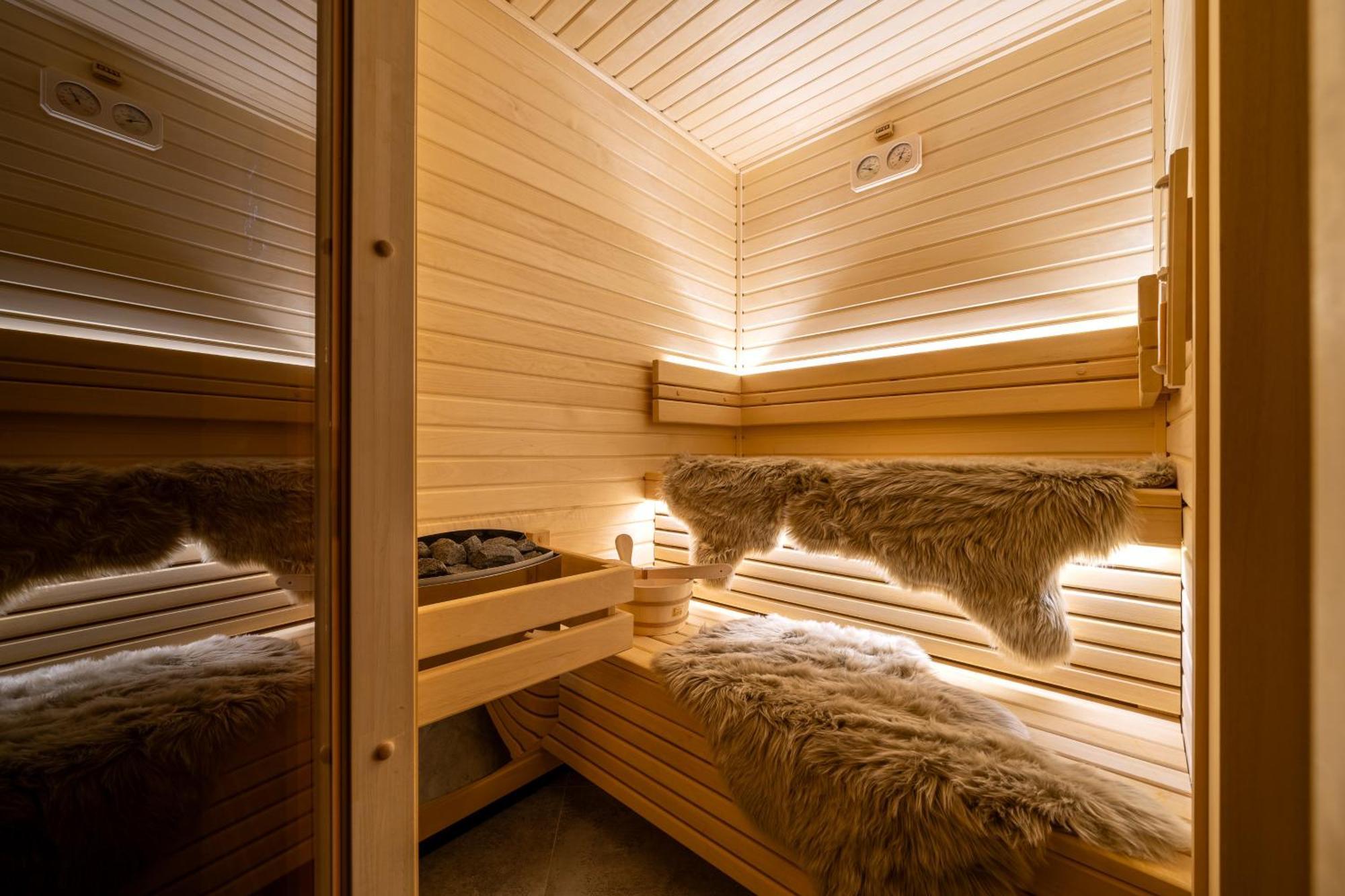 Bozena Jacuzzi & Sauna *